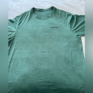 Men’s Patagonia t shirt